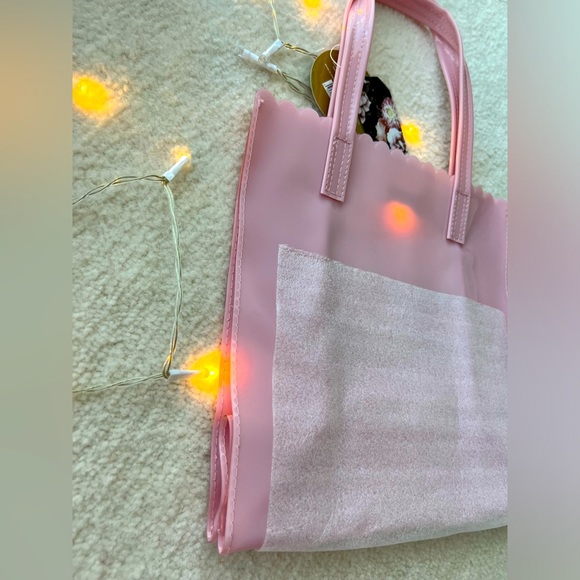 BNWT Pink Shopping Tote with Golden Bow - Picture 3 of 4